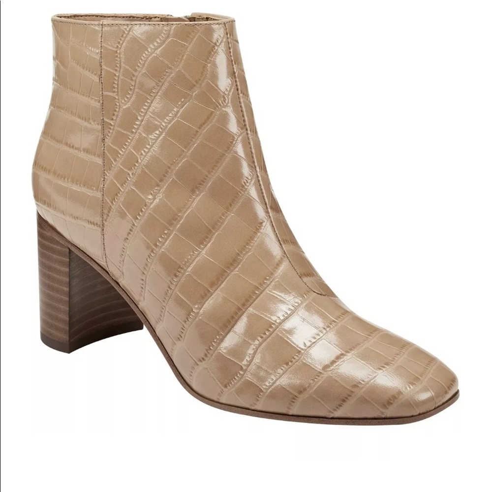 Marc Fisher Regony boot. Size 6.5, tan.